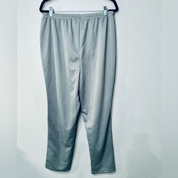 NEW Woman Within High Waisted Straight Cut Trousers Creased Gray Stretch SZ 18 - Picture 4 of 16